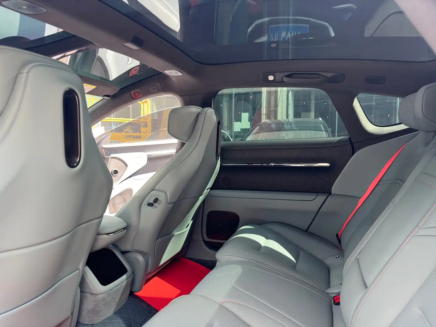 Avatr 12 2023 2023 650 Triple Laser AWD Performance Edition
