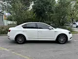 Фото 4 - Škoda Octavia