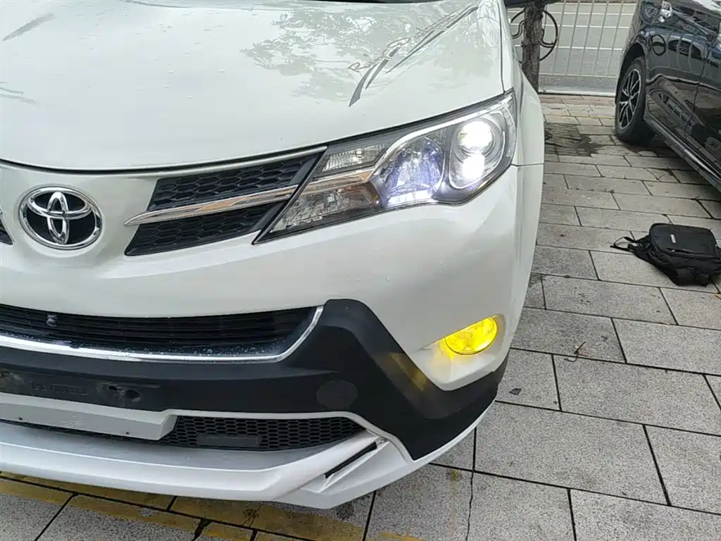 Toyota RAV4 Rongfang 2015 2.0L CVT 2WD Trend Edition фото 24