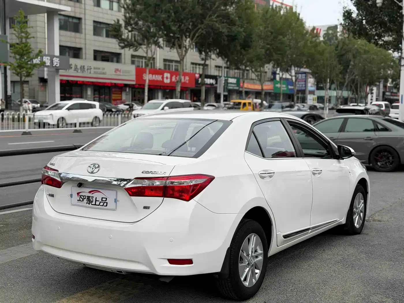 Toyota Corolla 2014 1.6L CVT GL-i фото 11