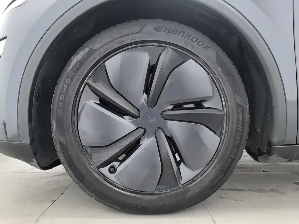 Photo 17 - Tesla Model Y