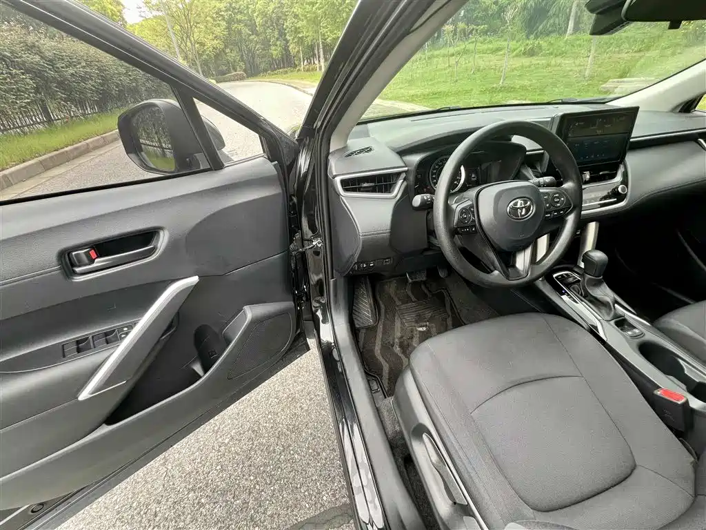 Toyota Corolla Cross 2022 2.0L Elite Edition фото 10