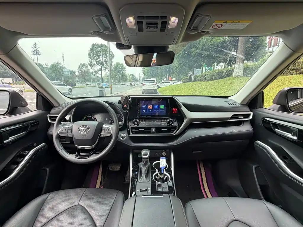 صورة 13 - Toyota Highlander
