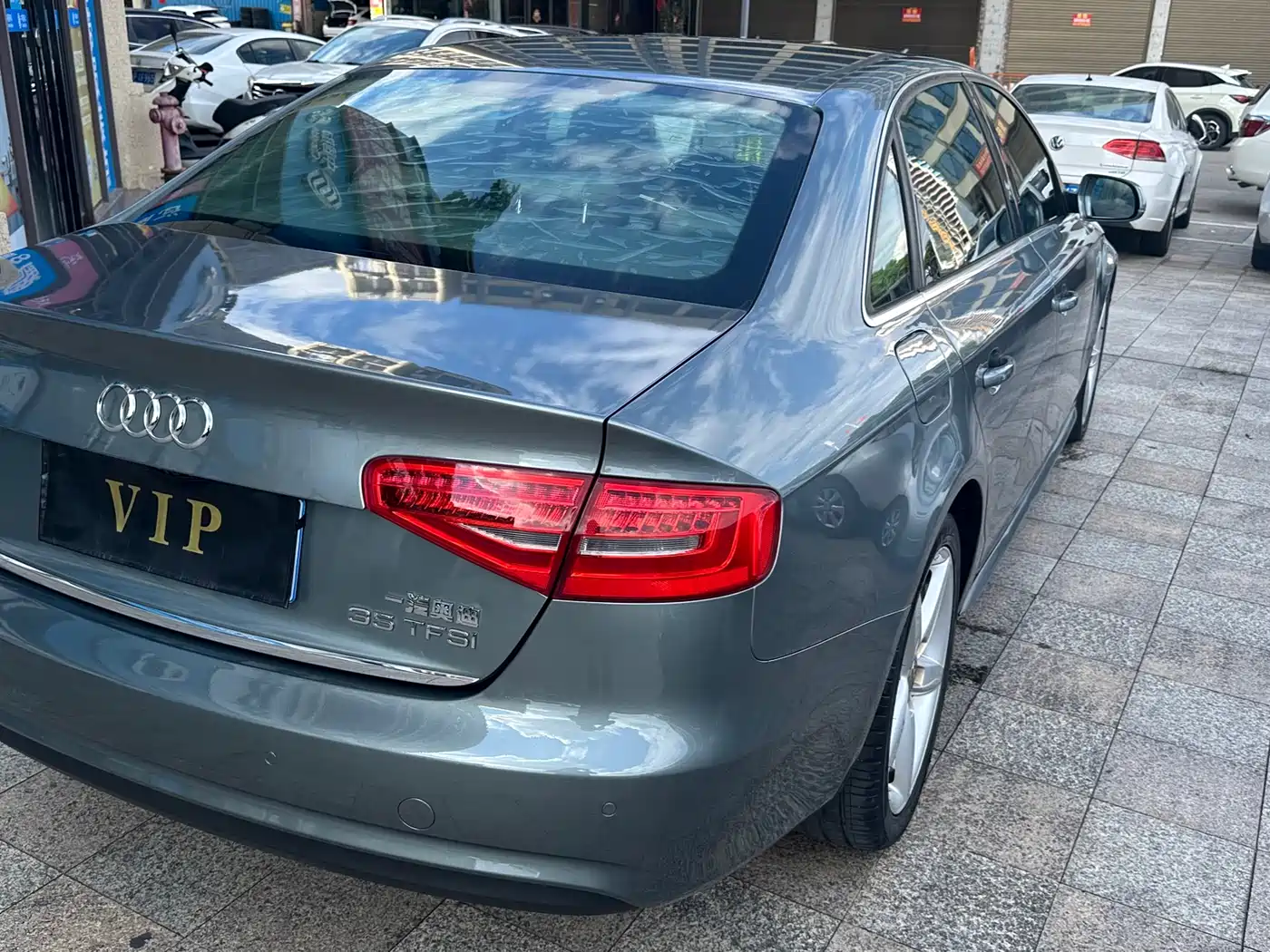 Audi A4L 2013 35 TFSI Automatic Comfort фото 10