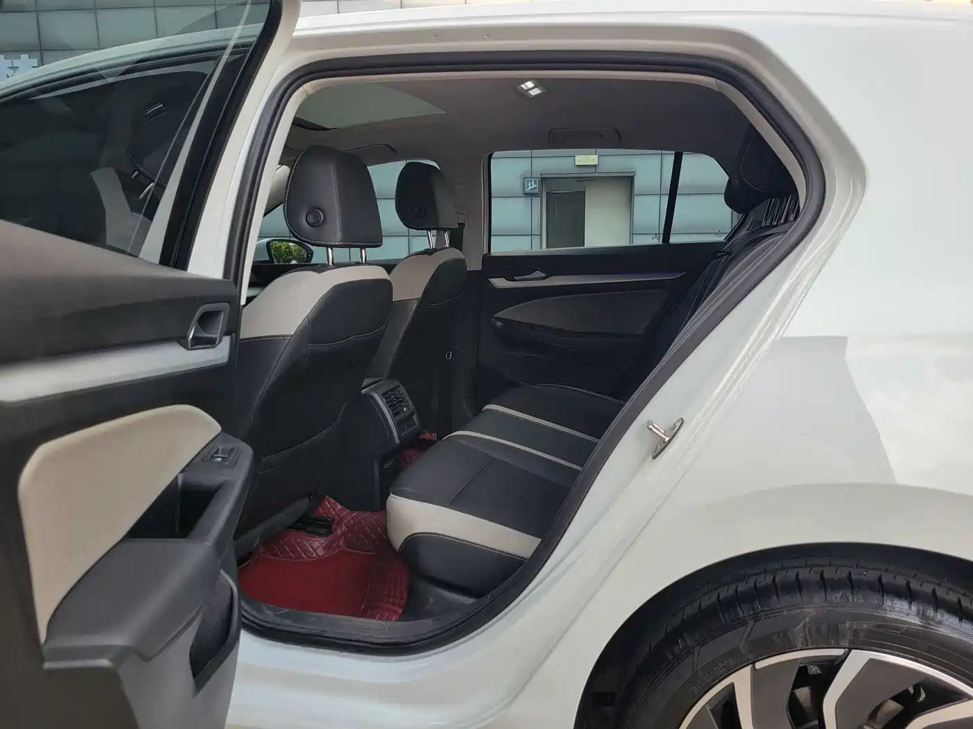 Volkswagen Golf 2023 280TSI DSG Pro фото 6
