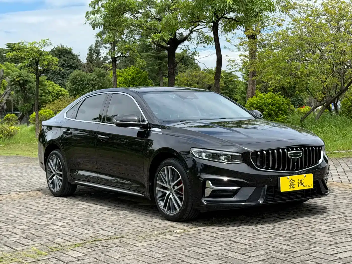 Фото 2 - Geely Preface