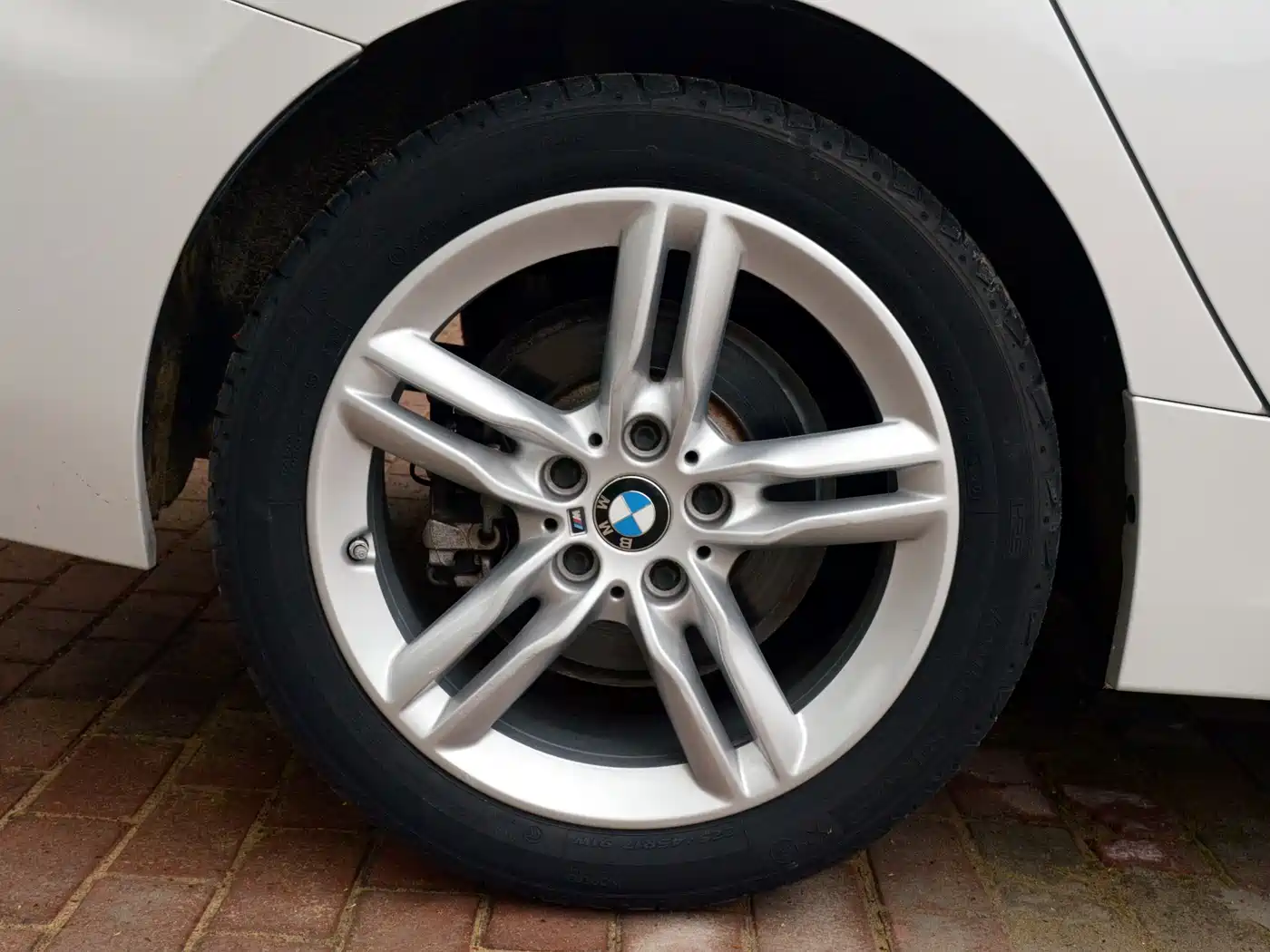 BMW 1-SERIES