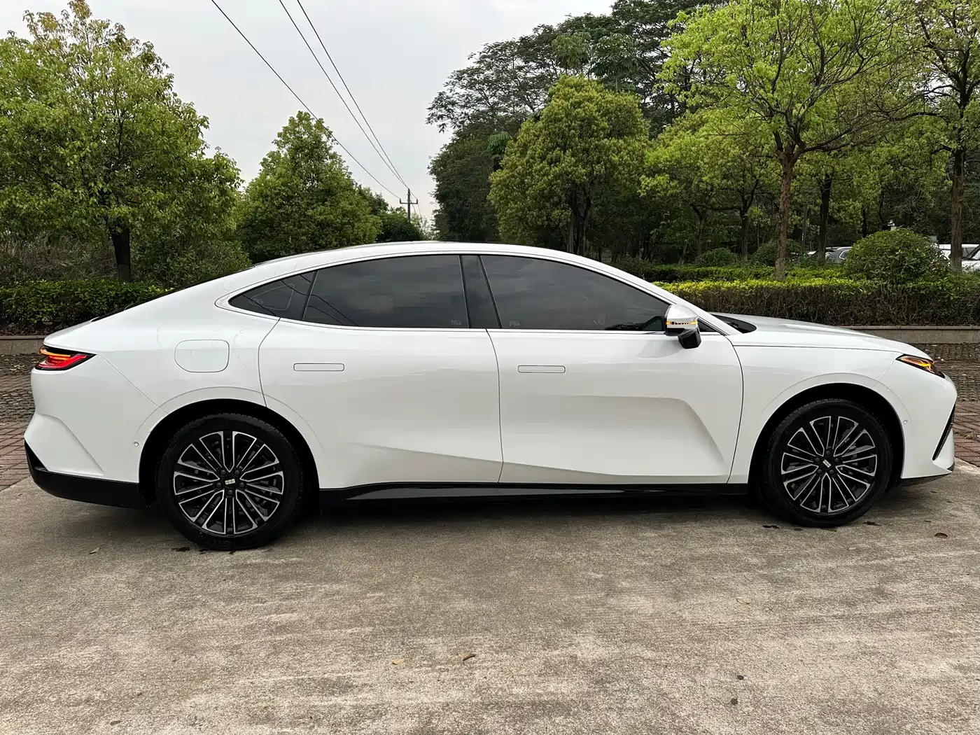 GEELY GALAXY GALAXY SPARKLE 8