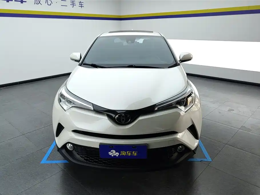 Toyota C-HR 2020 Model 2.0L Leading фото 2