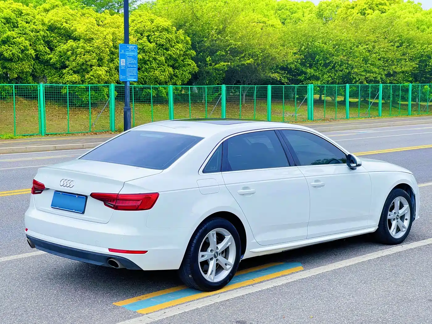 Audi A4L 2017 40 TFSI Fashion Edition фото 13