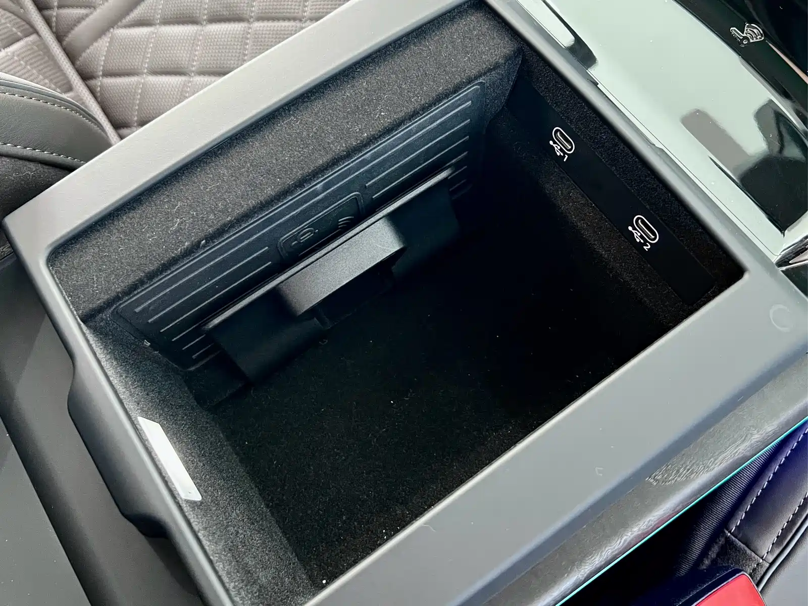Photo 19 - Audi A8