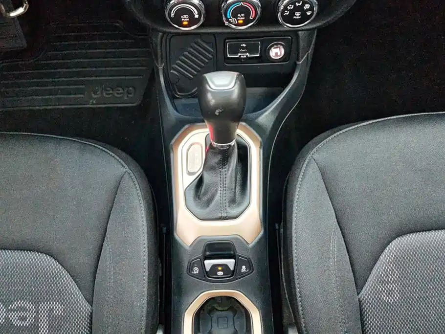 Photo 16 - Jeep Renegade