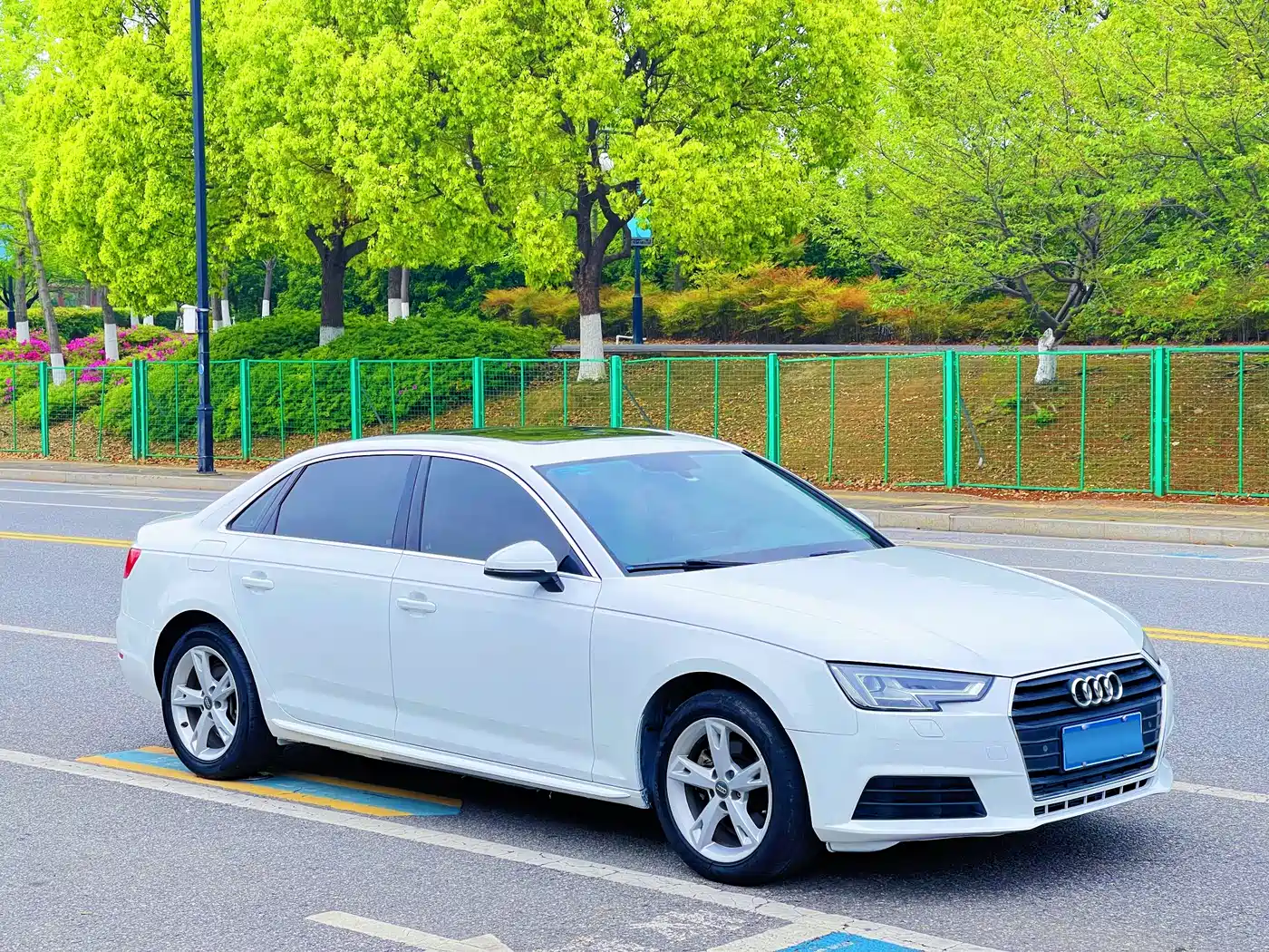 Audi A4L 2017 40 TFSI Fashion Edition фото 3