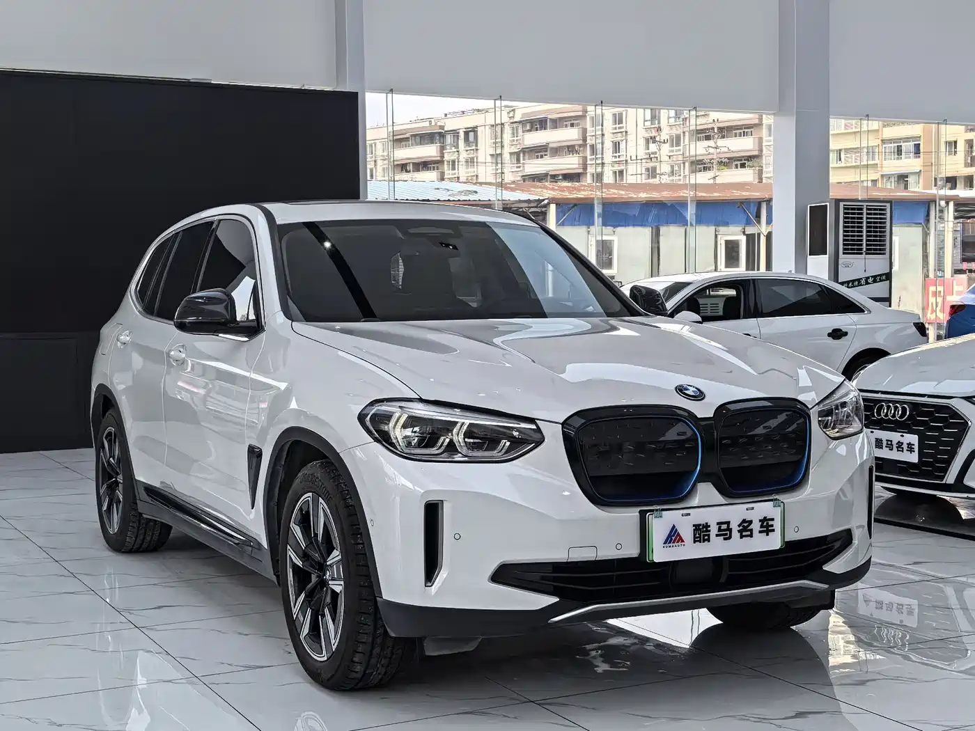 BMW IX3