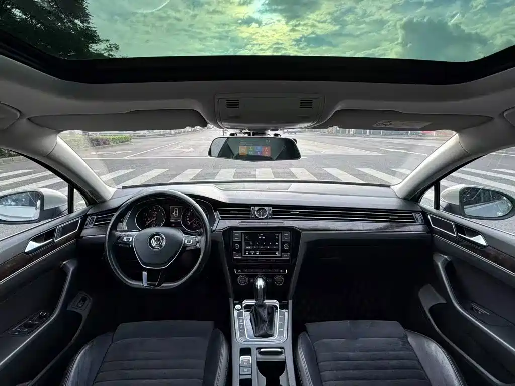 Photo 6 - Volkswagen Magotan