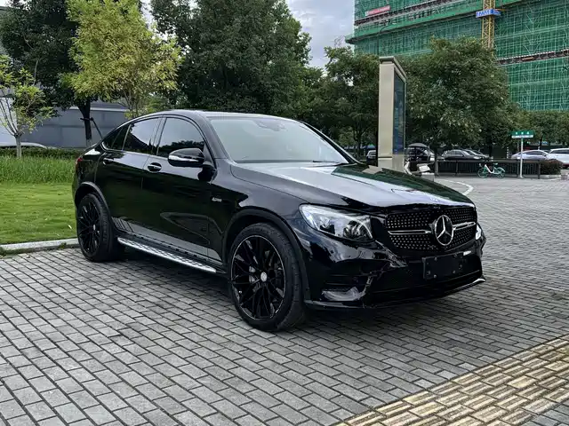 Mercedes-Benz GLC Coupe AMG 2017 AMG GLC 43 4MATIC Coupe SUV Special Edition — фото 3