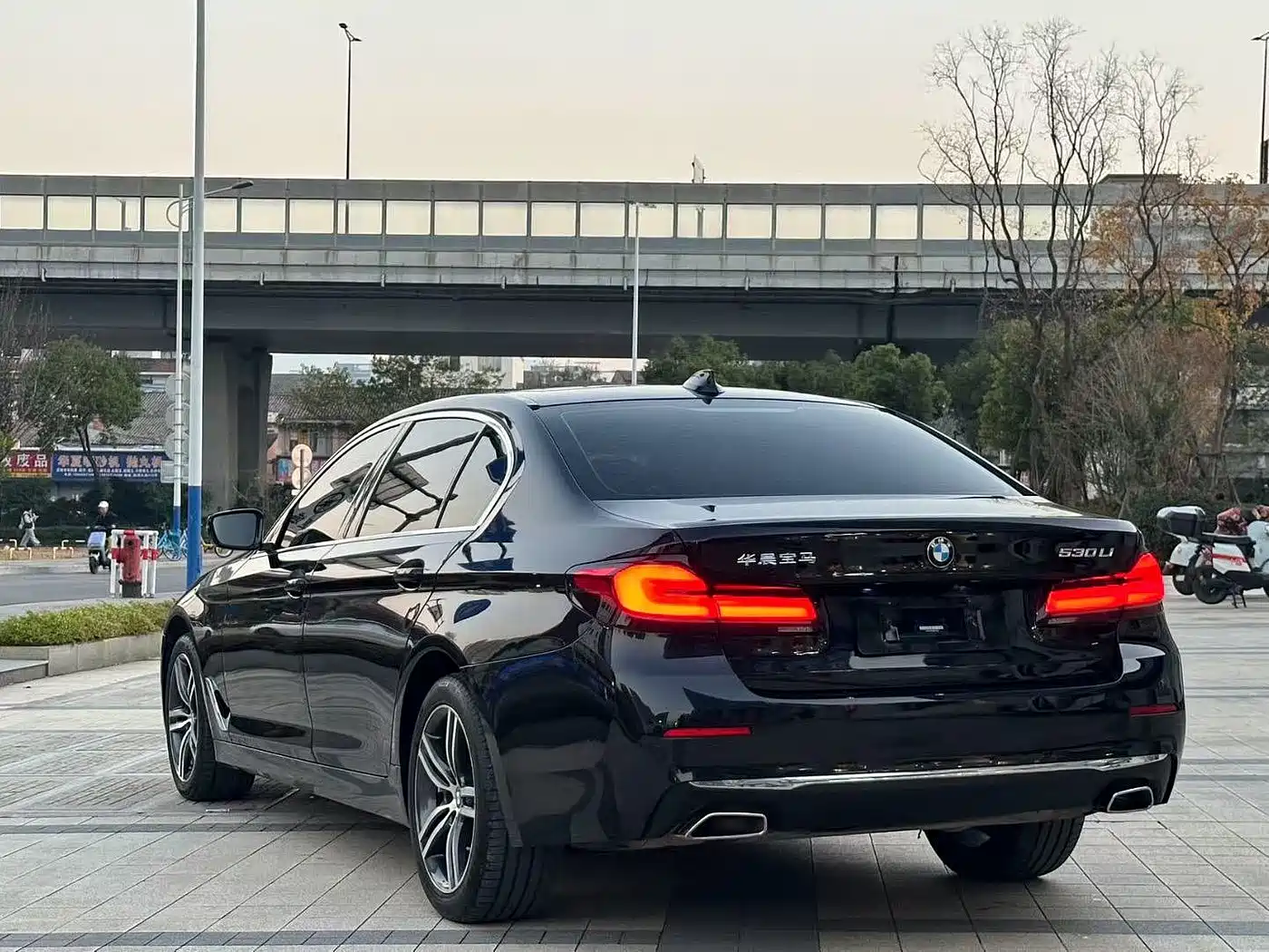 BMW 5-SERIES