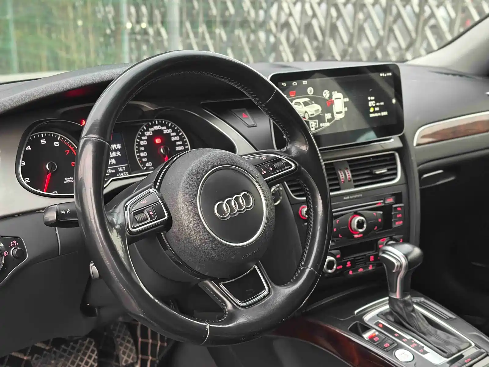 Фото 9 - Audi A4L