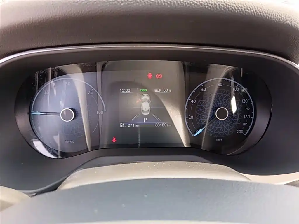 Hongqi E-QM5 2022 431km Charging Enjoyment Edition фото 12