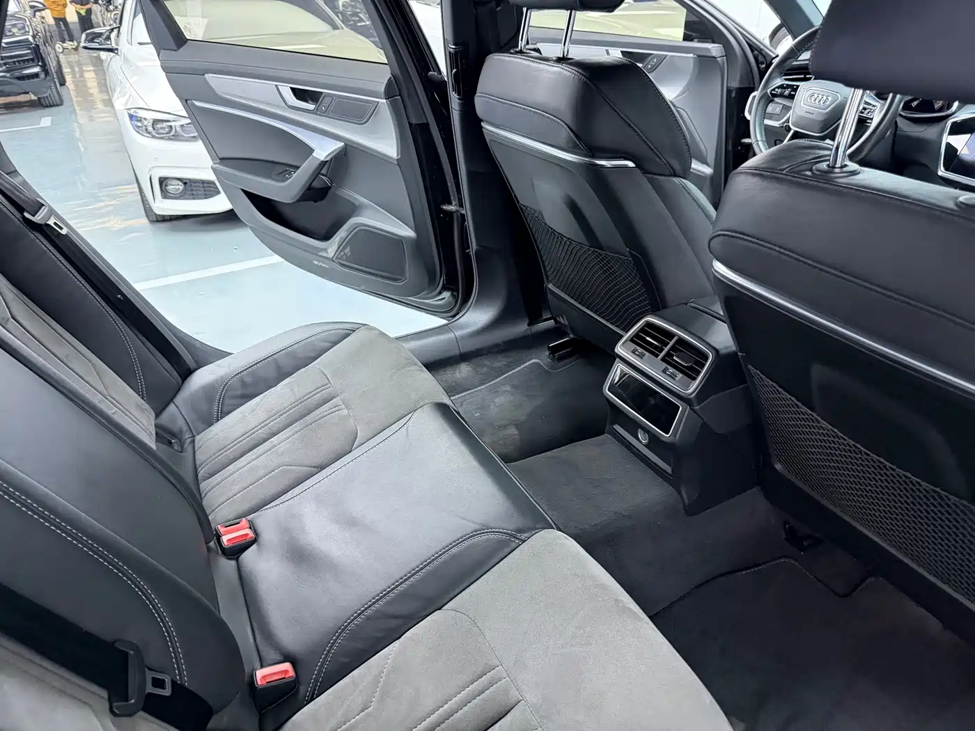 Audi A6L 2021 45 TFSI Exclusive Sport фото 11