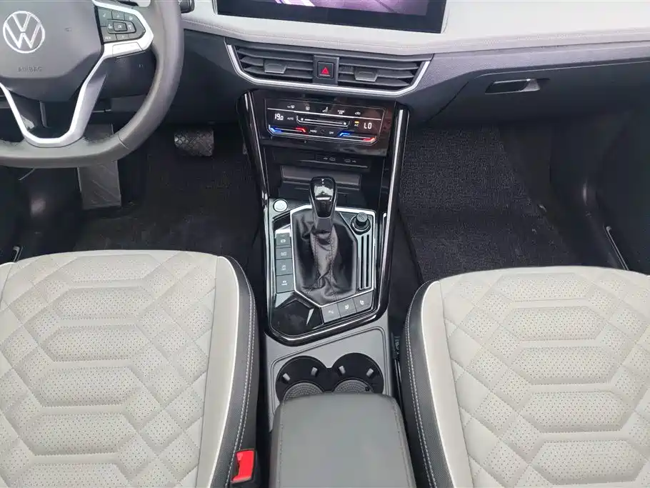 Volkswagen Tayron 2024 330TSI 2WD Luxury Plus Advanced фото 16