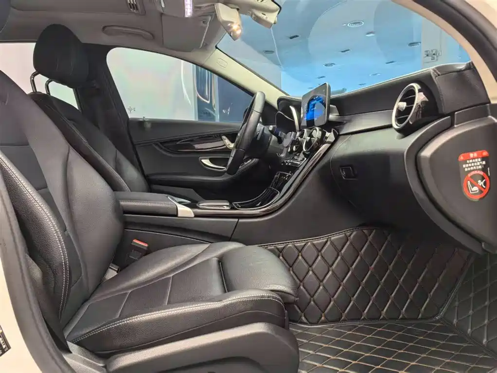 Mercedes-Benz C-Class 2019 C 180 L Dynamic Sport Edition фото 10