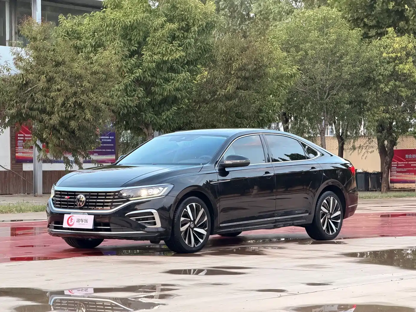 Фото 1 - Volkswagen Passat
