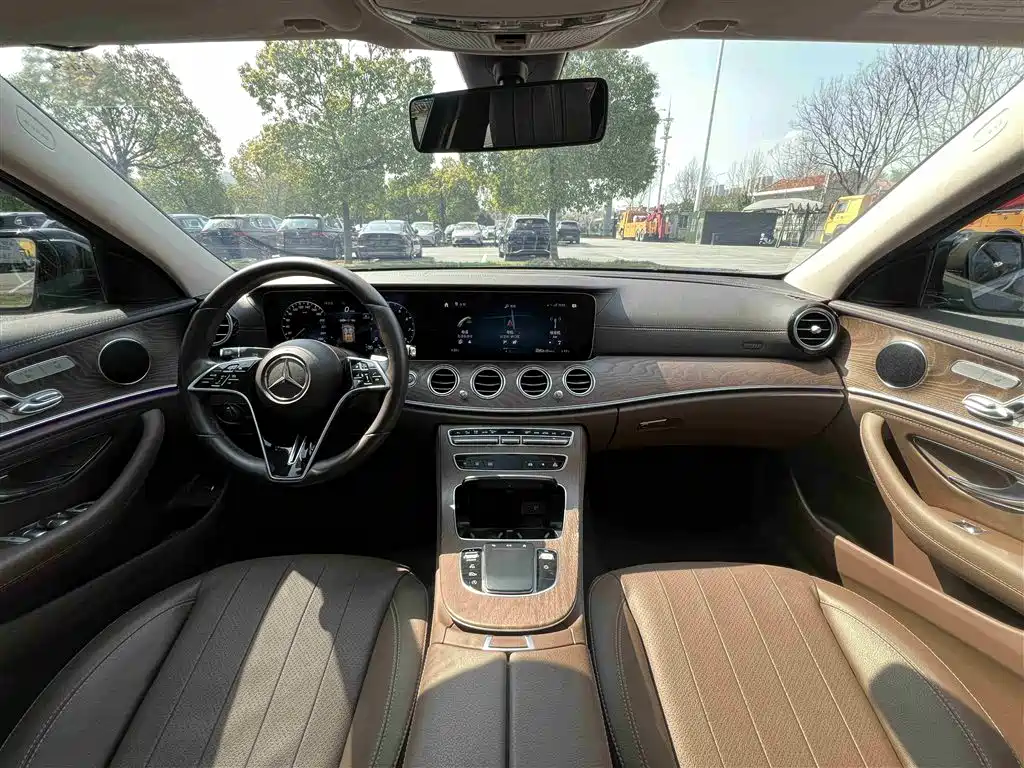 Mercedes-Benz E-Class 2021 E 300 L Fashion фото 17