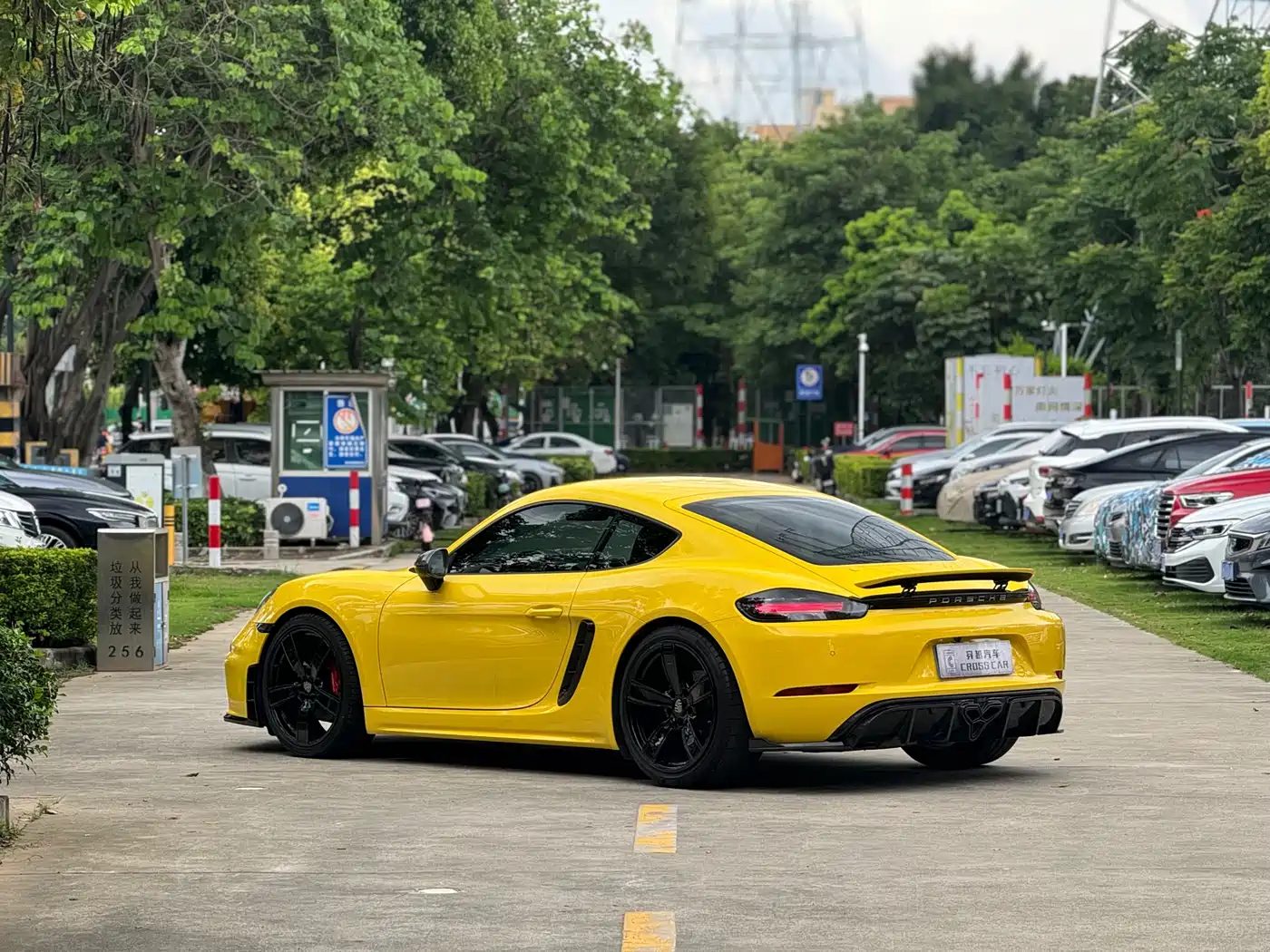 PORSCHE 718