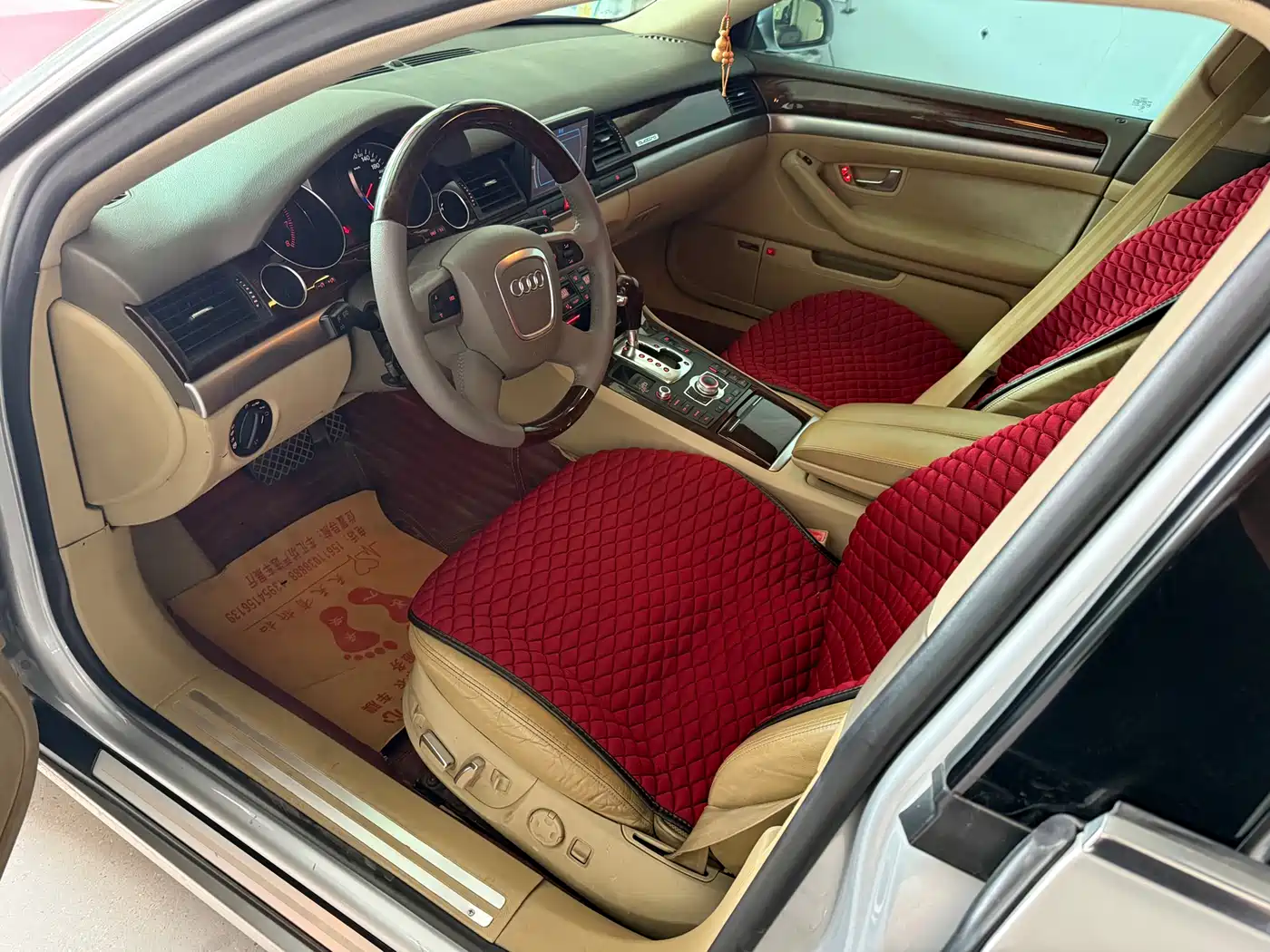 Photo 6 - Audi A8