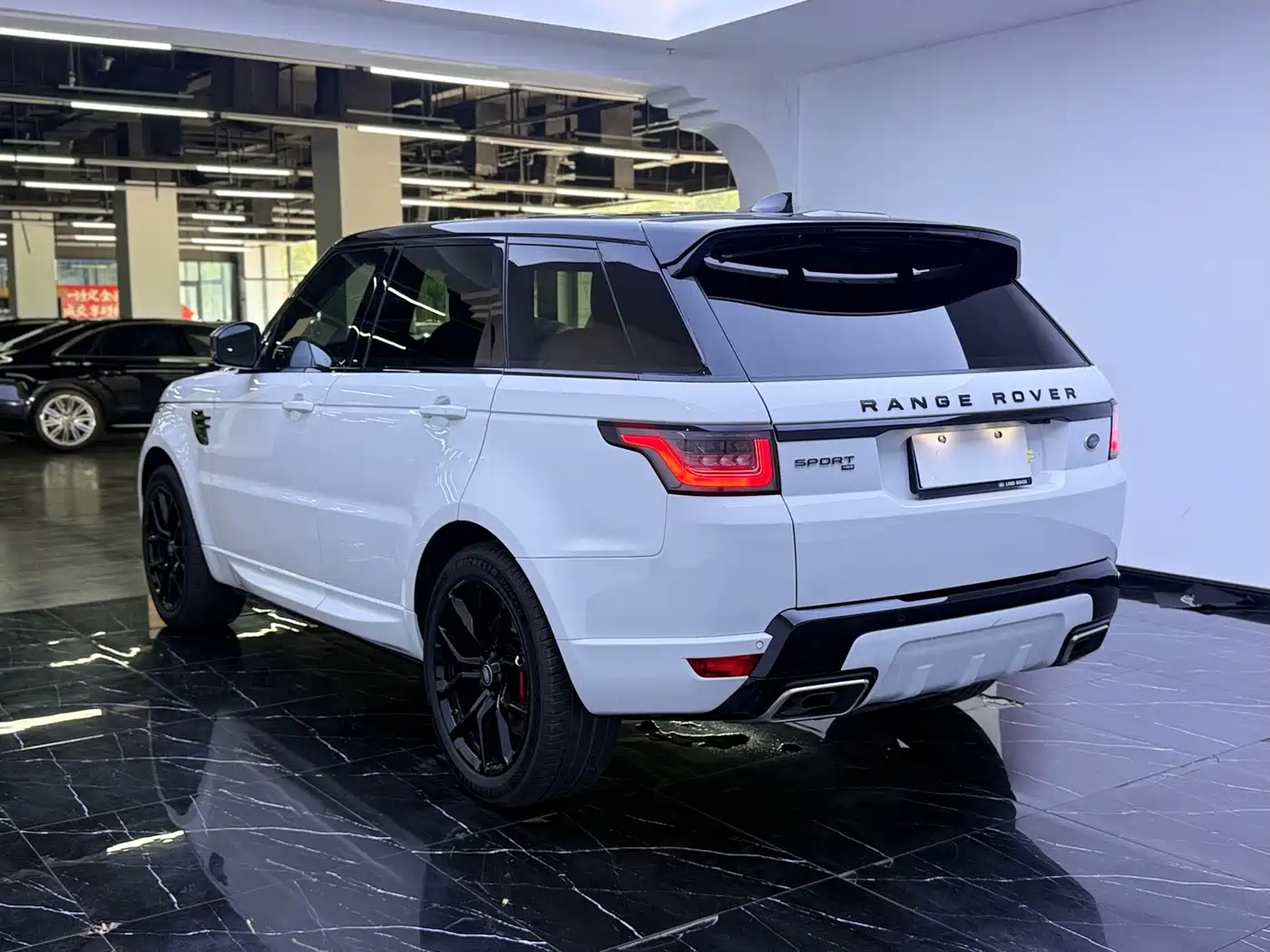 Фото 23 - Land Rover Range Rover Sport