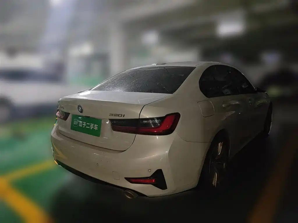 BMW 3-SERIES