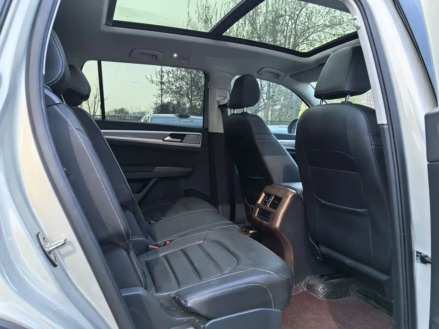 Volkswagen Teramont 2019 380TSI 4WD Luxury Edition China VI фото 15