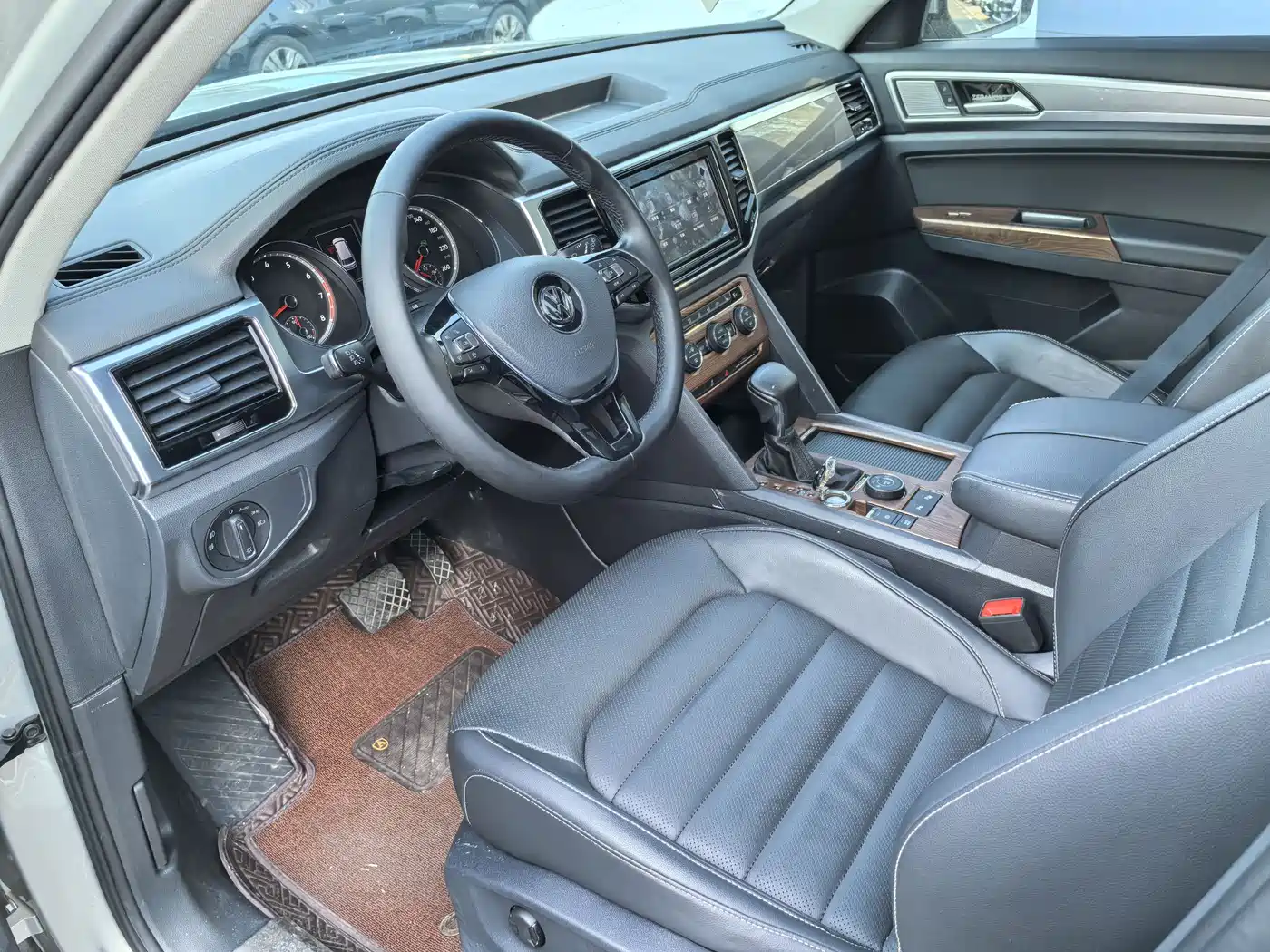 Volkswagen Teramont 2019 380TSI 4WD Luxury Edition China VI фото 8