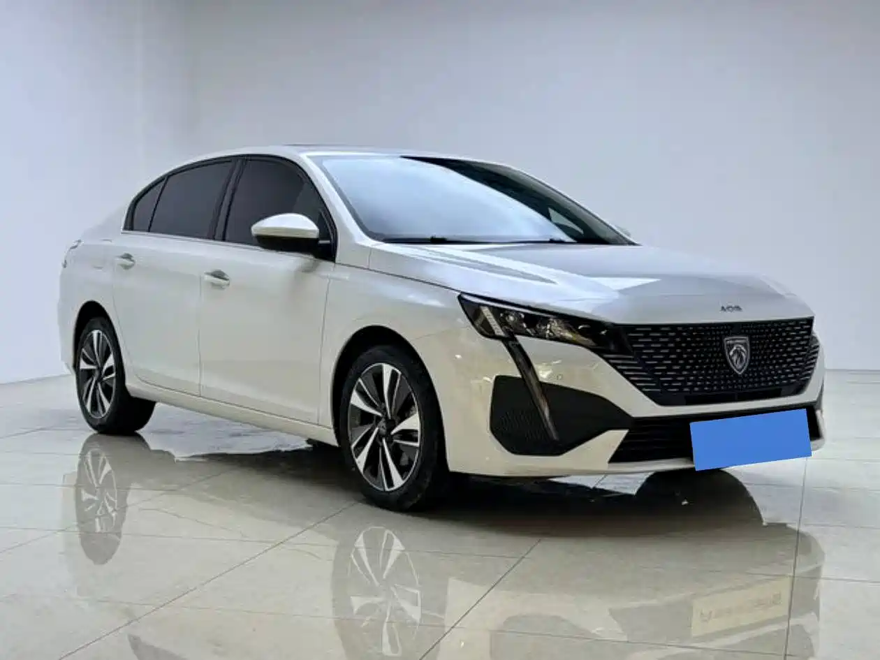 PEUGEOT 408
