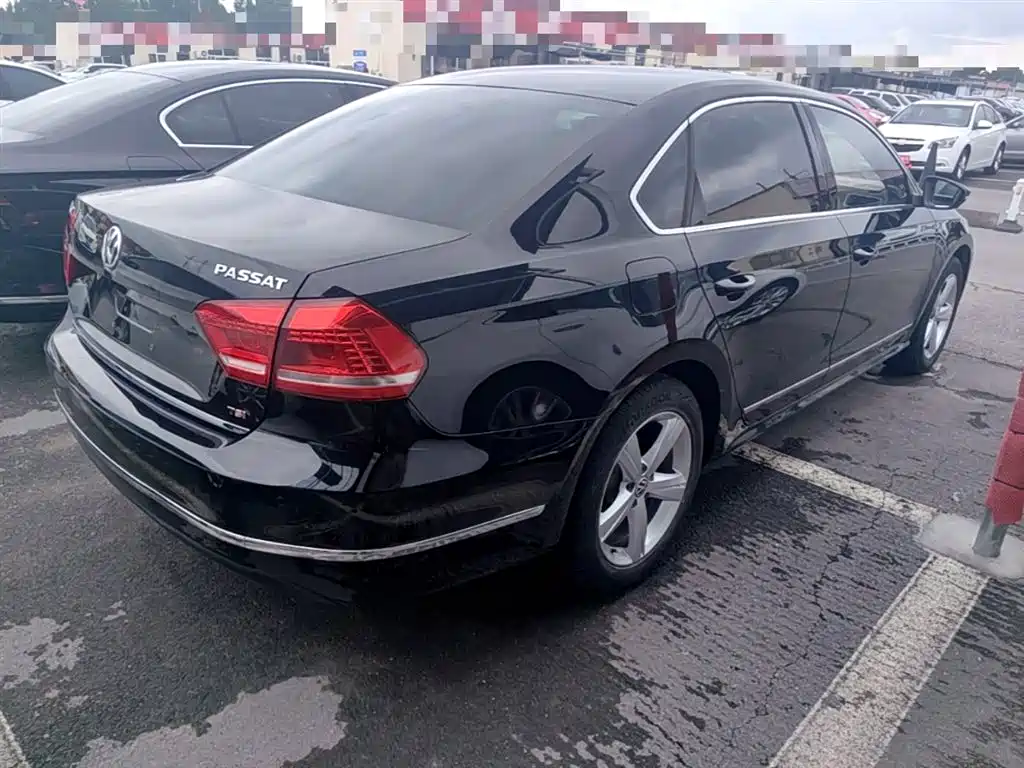 Volkswagen Passat 2014 1.8TSI DSG Executive Edition фото 7