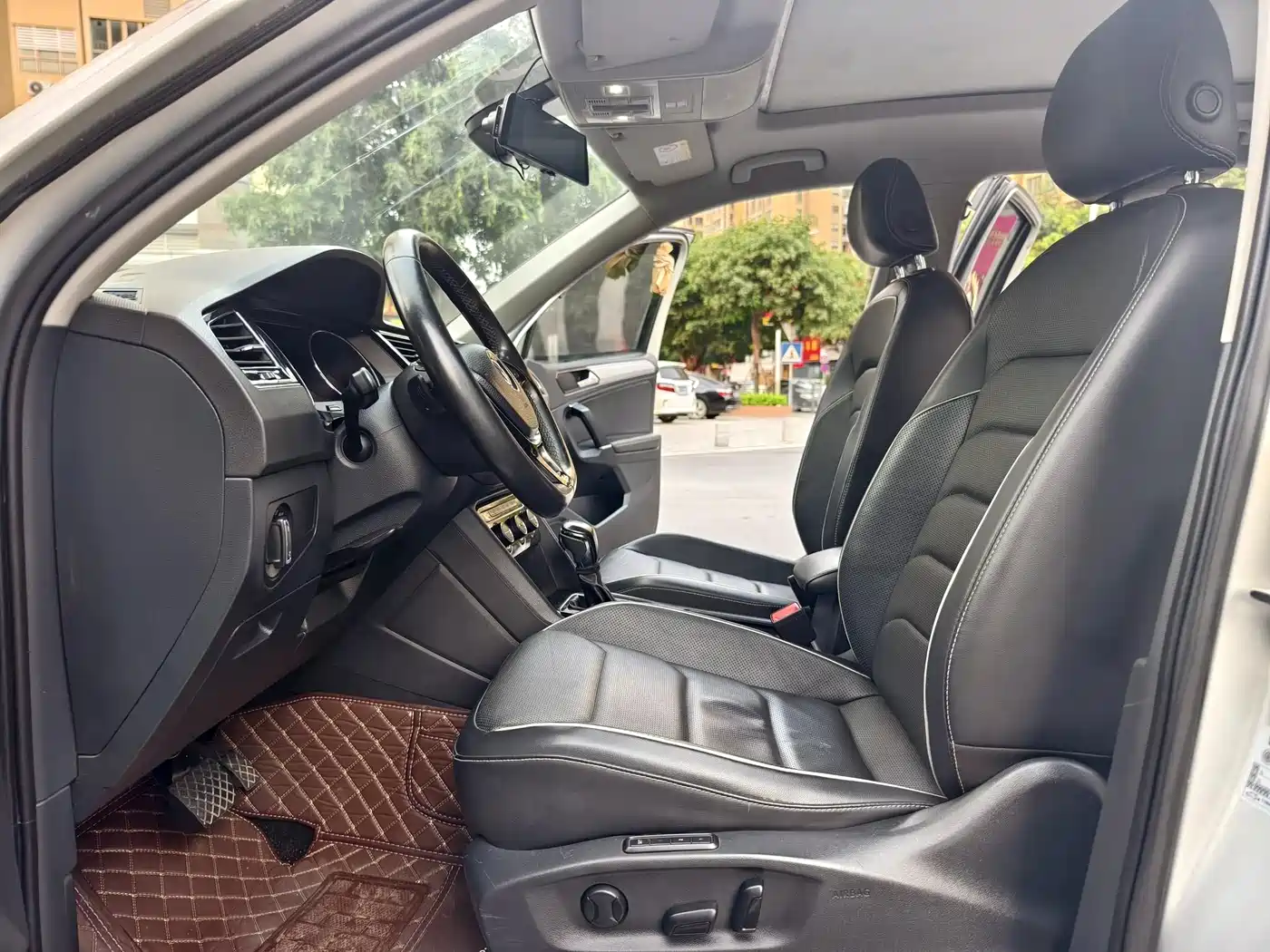Volkswagen Tiguan L 2017 380TSI Automatic 4WD Flagship Edition фото 6