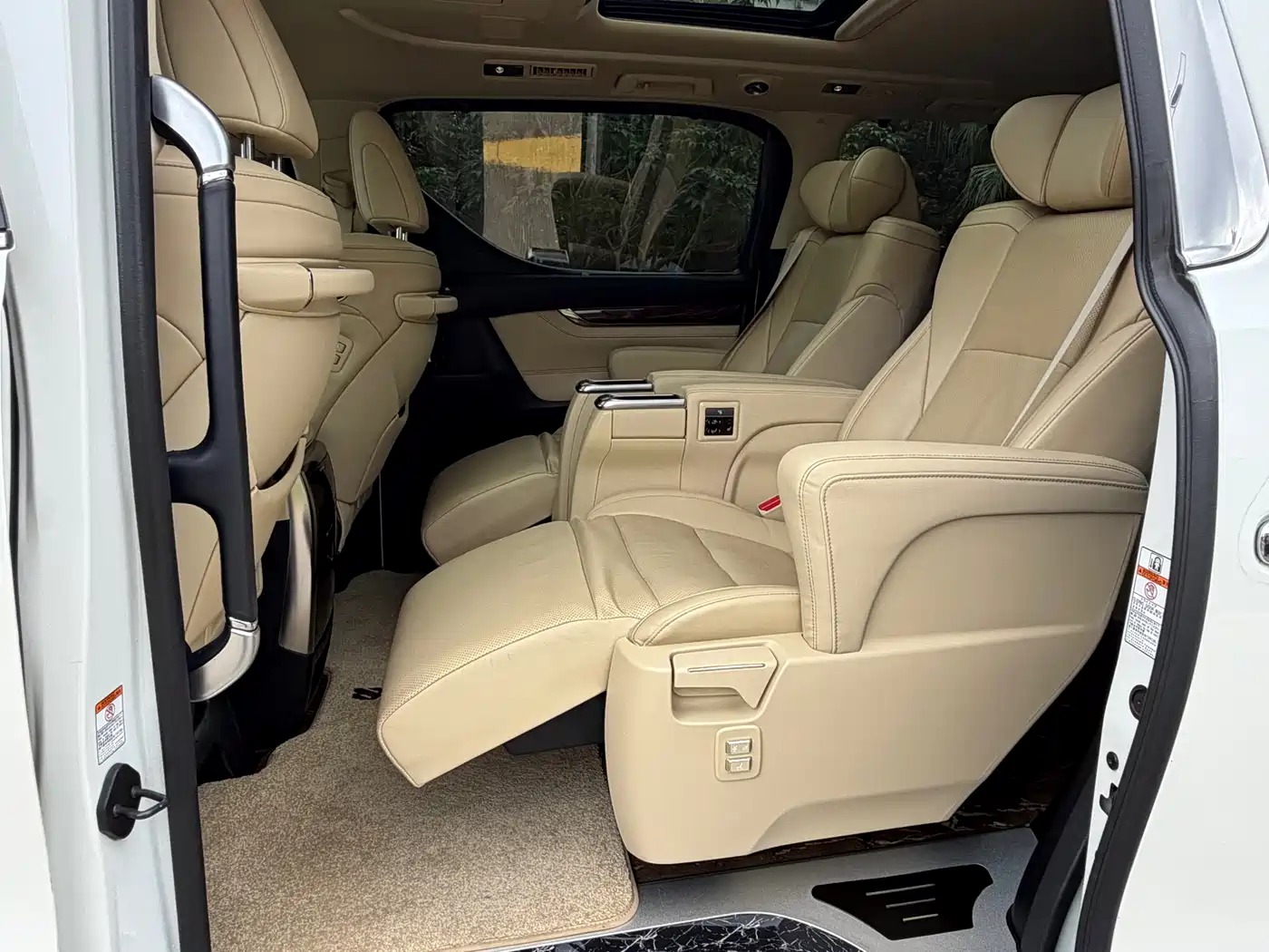Toyota Alphard 2018 Facelift 3.5L Luxury Edition фото 12