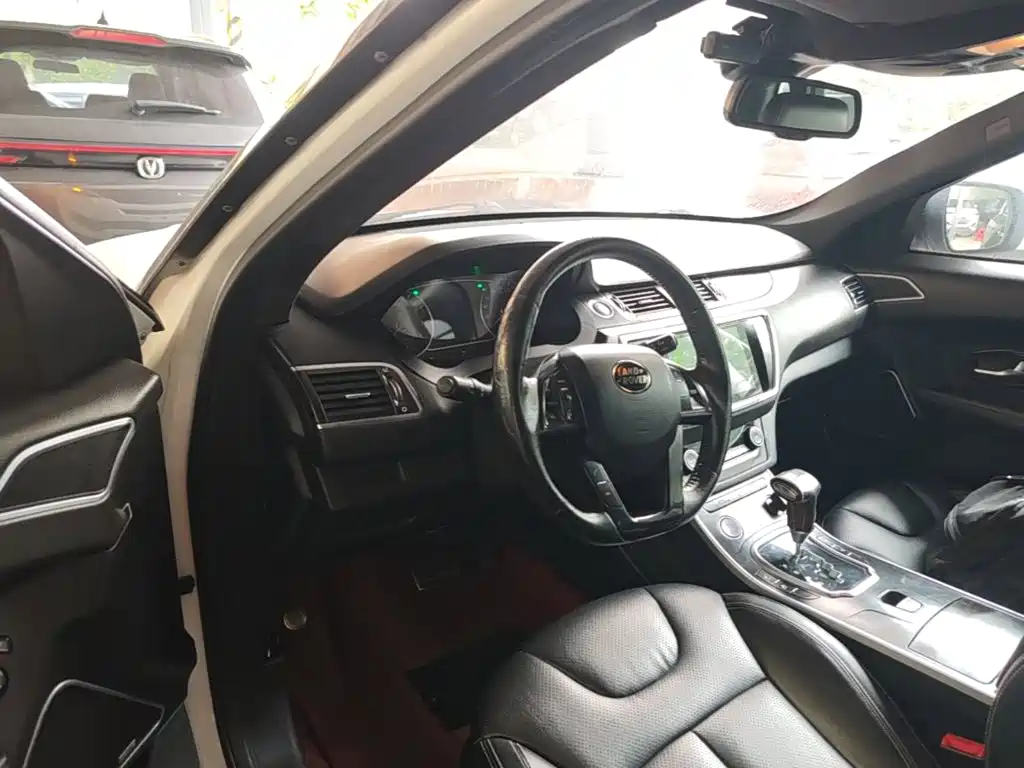 Landwind X7 2015 2015 2.0T Panoramic Flagship Edition
