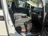 Фото 4 - Honda Elysion