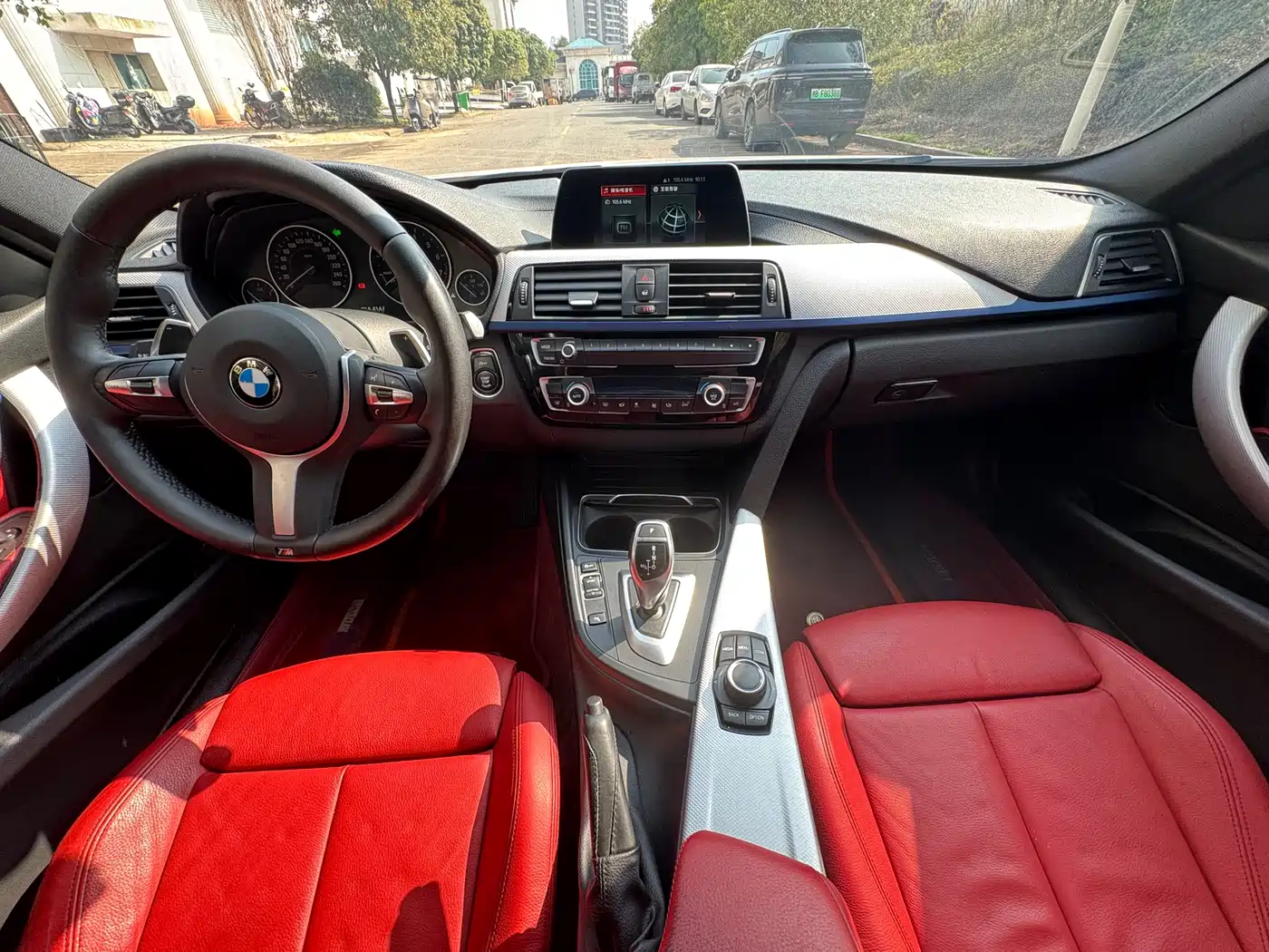 BMW 3 Series 2019 320i M Sport Package фото 6