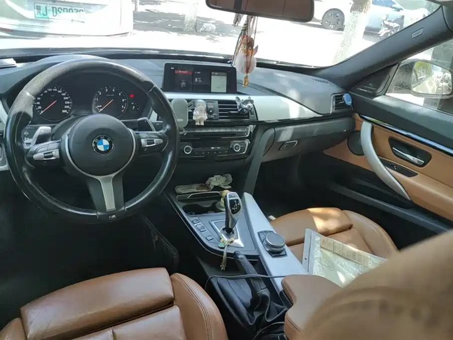 BMW 3 Series GT 2019 320i M Sport Black Night Edition фото 11