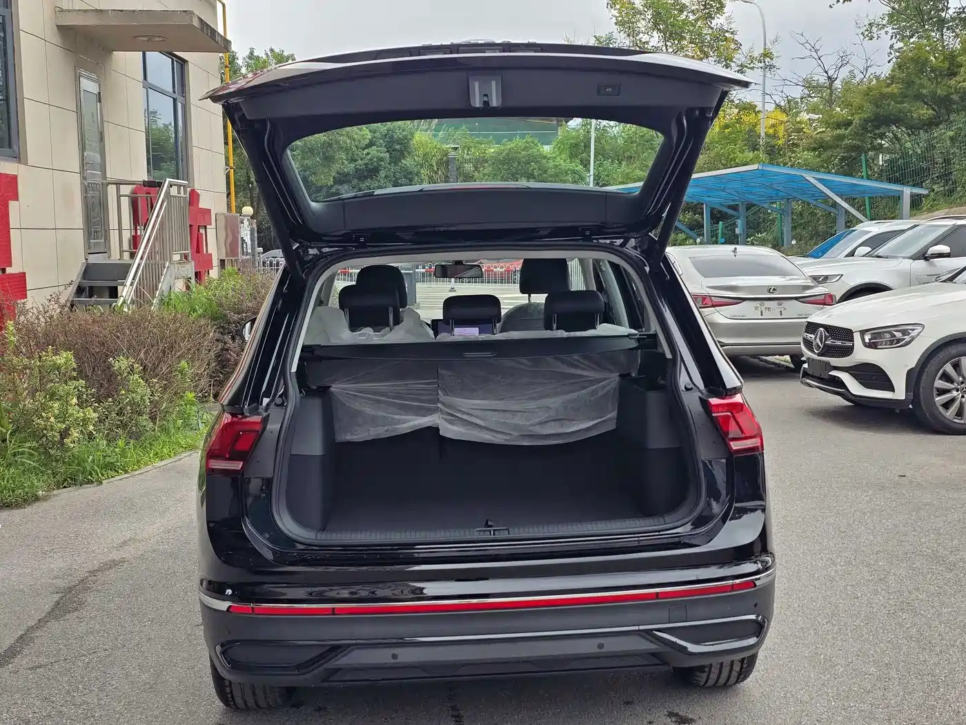 Volkswagen Tiguan L 2026 2025 Model 300TSI Auto 2WD Dragon Edition