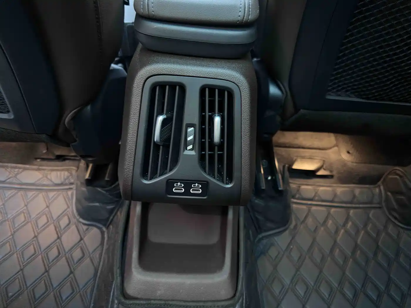 BMW X1 2023 sDrive20Li X Design Package фото 20