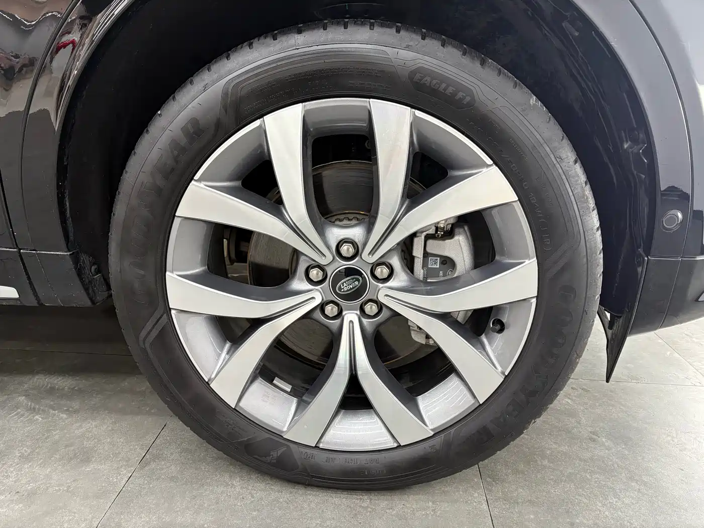 Land Rover Discovery Sport 2024 Luxury Custom Edition фото 6