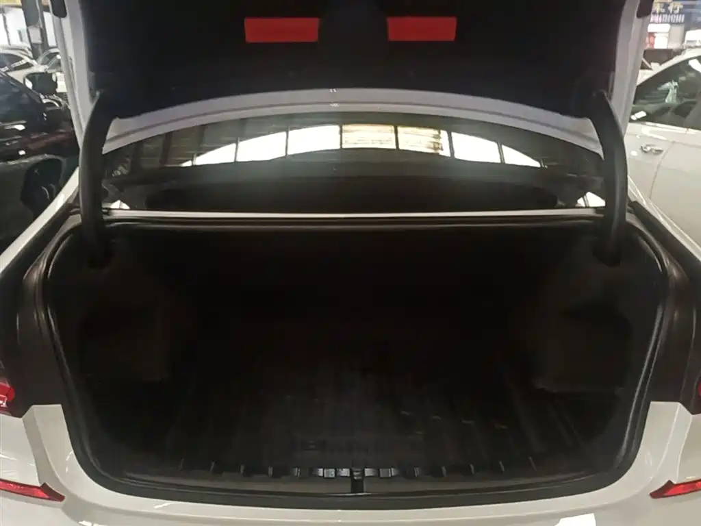 BMW 3 Series 2022 Facelift 320Li M Sport Package фото 19