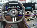 Photo 10 - Mercedes-Benz E-Class