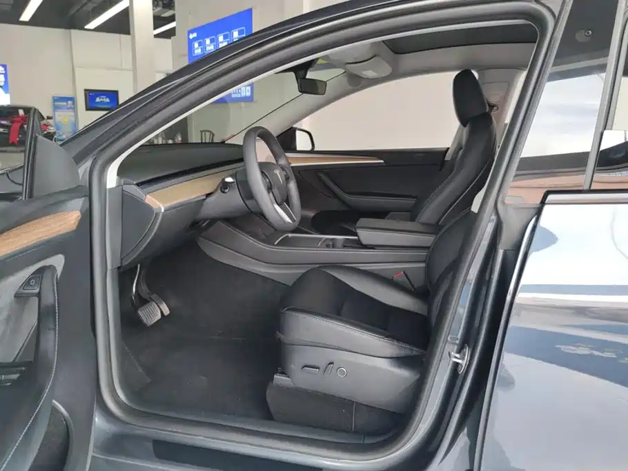 Фото 9 - Tesla Model Y
