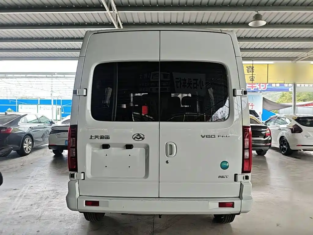 SAIC Maxus Xintu V80 2025 2025 PRO Aoyun 2.0T AMT Short Wheelbase Medium Roof 5/6-Seater