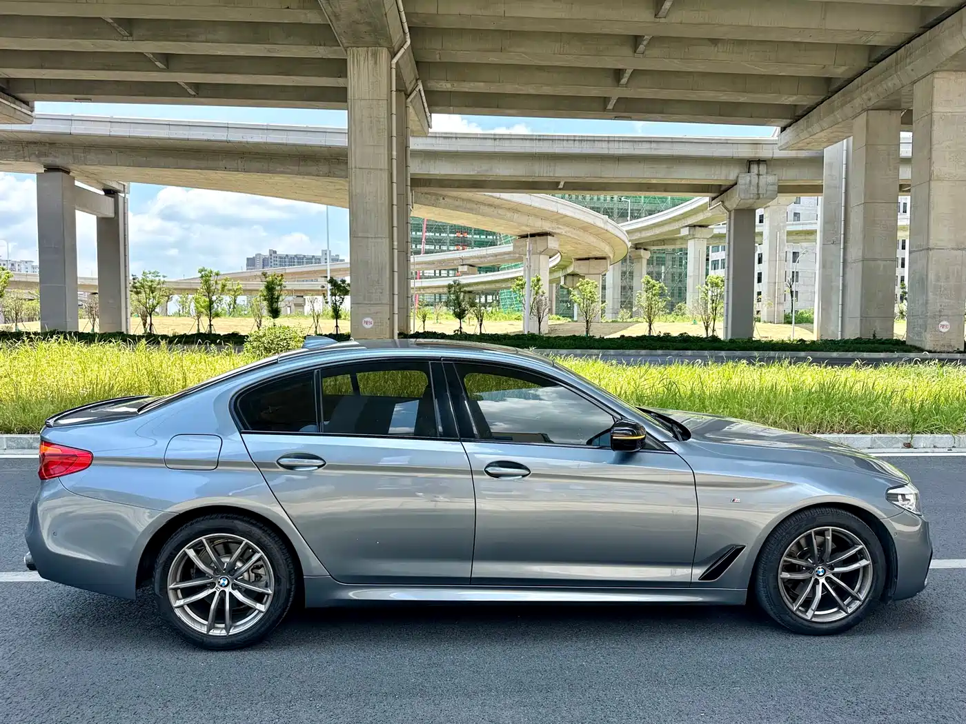 BMW 5 Series (Import) 2019 525i M Sport Package фото 7